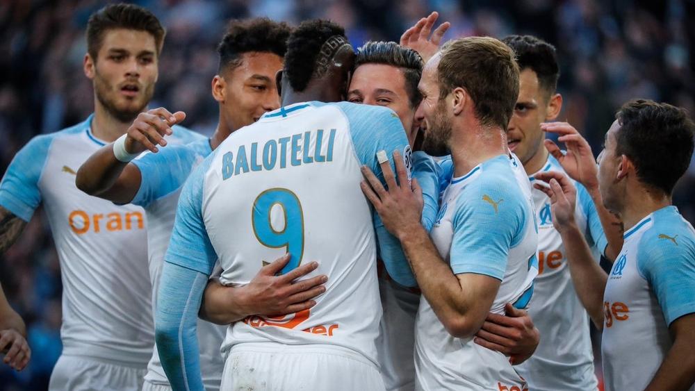 بالوتيلي يقود أولمبيك مارسيليا لتجاوز أميان