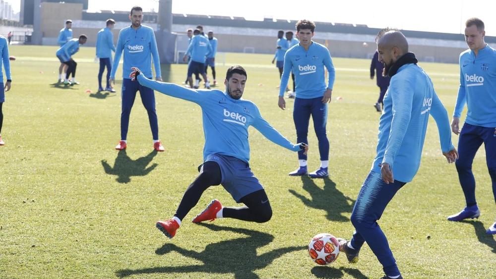 برشلونة يعلن عن قائمته لمواجهة أولمبيك ليون