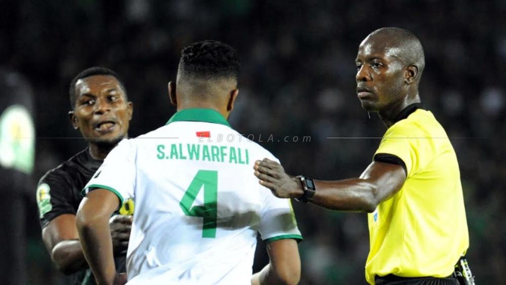 تعيين حكم أجنبي لقيادة "ديربي الشرق"..انتقادات عديدة و "استغراب رجاوي"