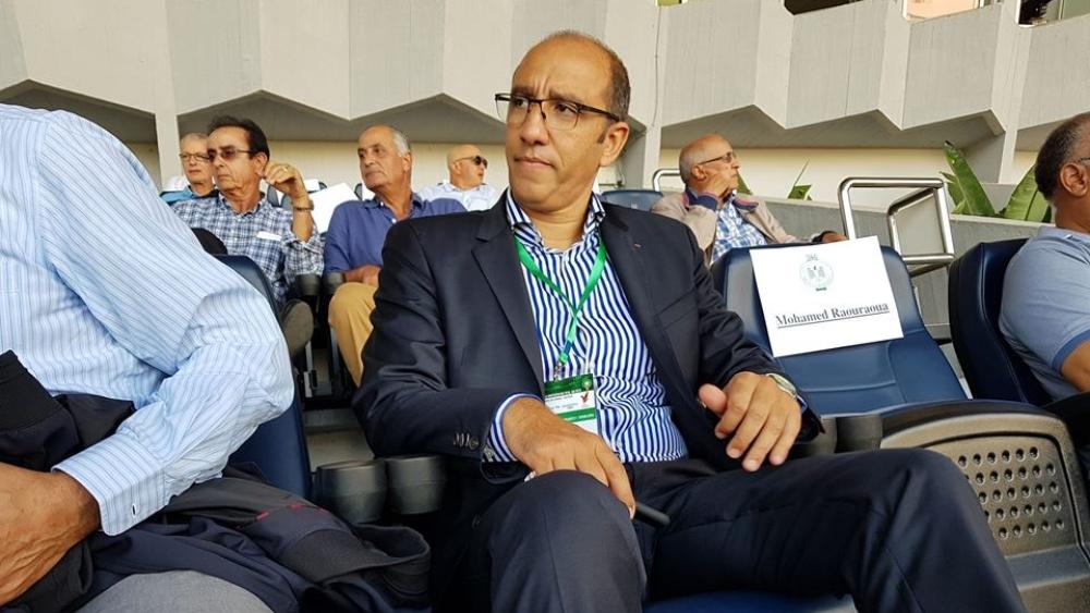 رجاويون يحاصرون "الرئيس الزيات" وينفجرون في وجهه غضبا بعد الهزيمة