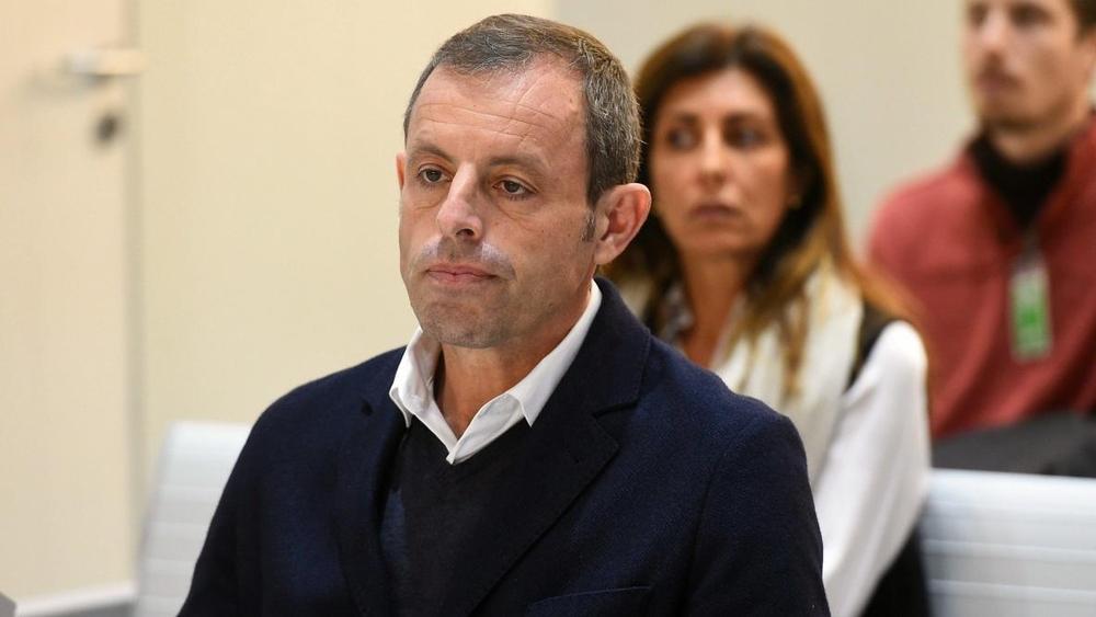 بدء محاكمة رئيس برشلونة السابق روسيل بتهمة تبييض الأموال