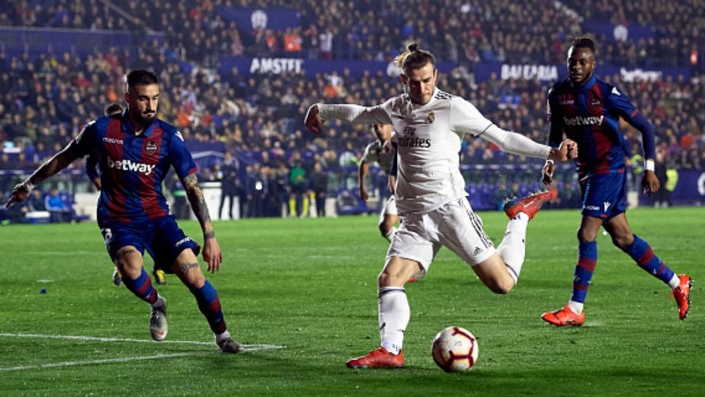 سولاري يتفادى الأسئلة بشأن بيل عشية الـ"كلاسيكو"