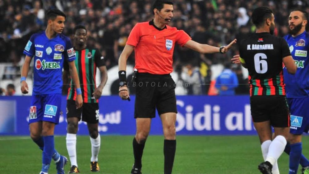 إدارة الرجاء تصدر بلاغا إستنكاريا بعد الكلاسيكو وتصف عقوبة الجامعة بـ"الصاعقة"