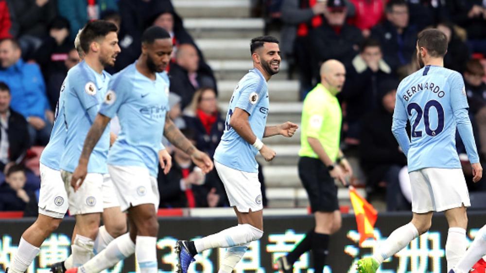 محرز يقود مانشستر سيتي لاعتلاء صدارة البريميرليج