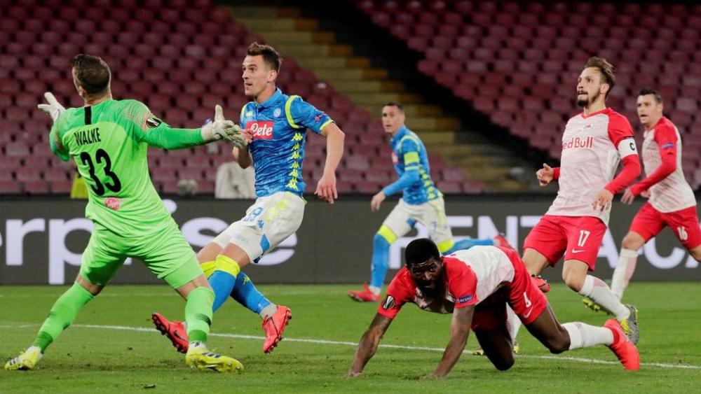 نابولي يقسو على سالزبورغ ويقترب من التأهل