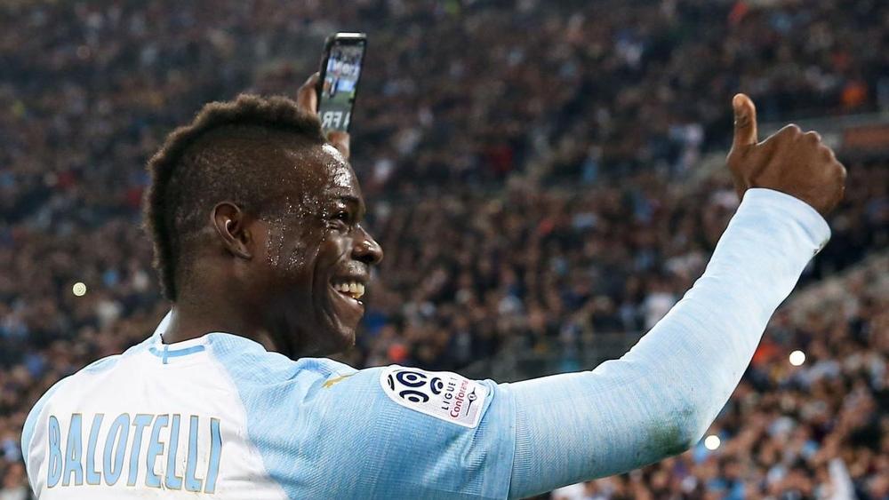 بالوتيلي يؤكد أنه يريد "البقاء مع مرسيليا" ويستفز سان جرمان: "مرسيليا هو أكبر ناد في فرنسا"