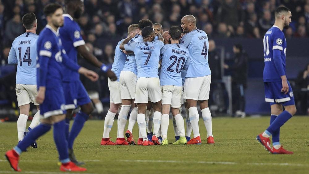 جوارديولا يحذر لاعبي السيتي من مفاجآت شالكه