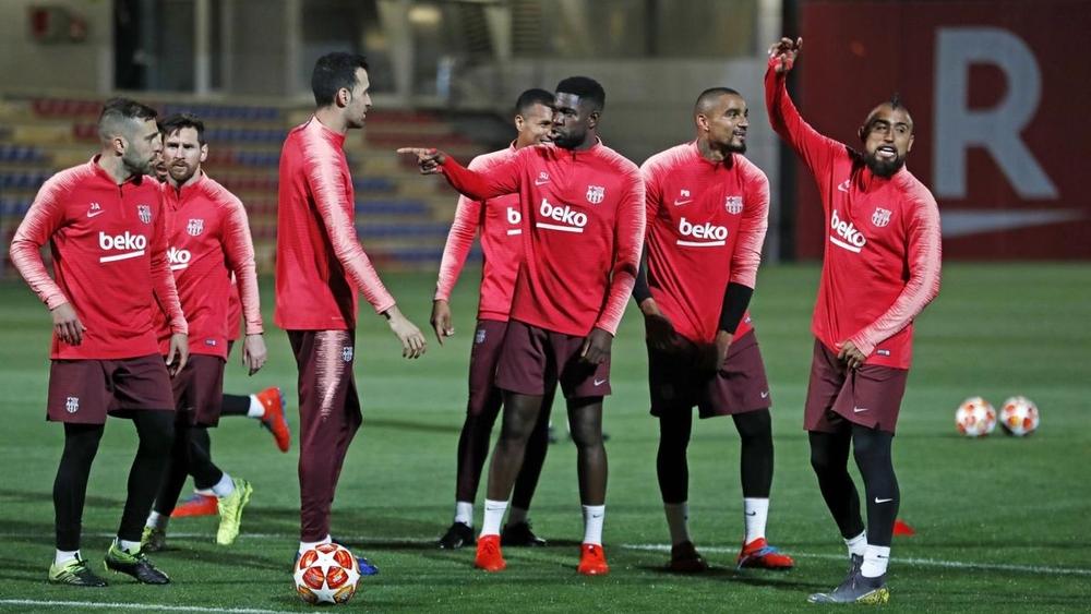 برشلونة يستقبل ليون وهو يفكّر في تجنب سيناريو ريال مدريد