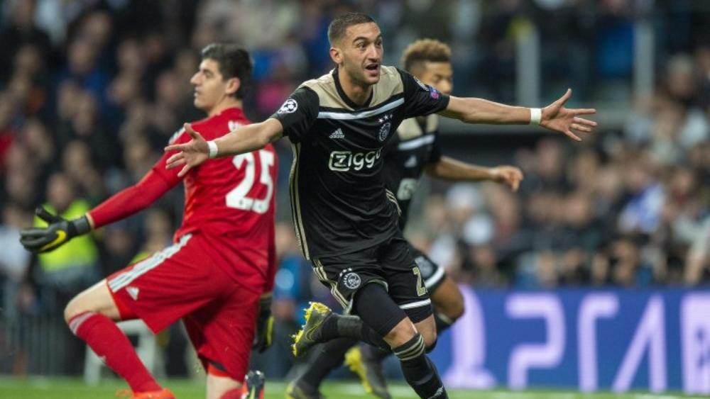 عِملاق أوروبي يُطارد زياش ويتواصل مع أياكس بشأنه