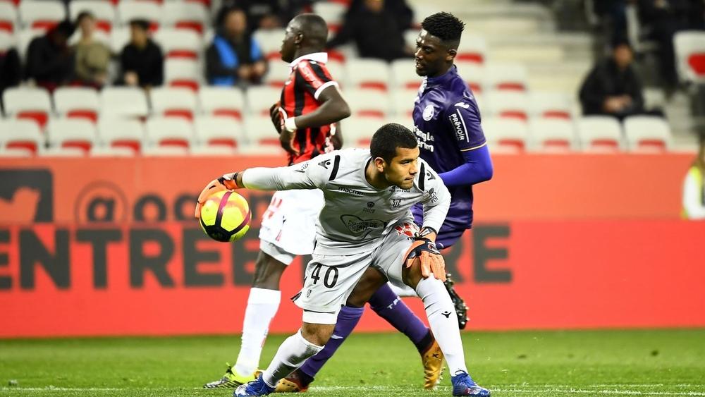 تولوز يعود بنقطة ثمينة من ملعب نيس