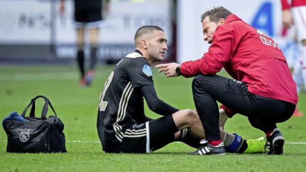 مدرب أياكس: "زياش سيظل في أمستردام حالياً"