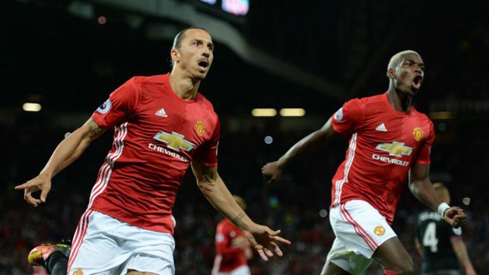 إبراهيموفيتش يهاجم "صف 92" في مان يونايتد