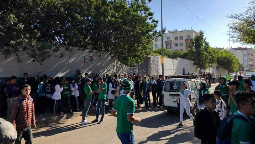 "قميص الرجاء" ممنوع في إحدى ثانويات مدينة الدارالبيضاء في يوم الإحتفال بذكرى تأسيس "النسور"!