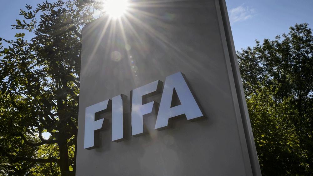 "فيفا": إيقاف رئيس اتحاد الإكوادور السابق مدى الحياة بسبب الرشى