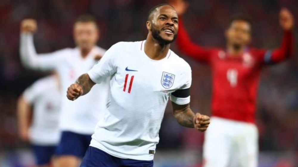 سترلينج يرد اعتباره بثلاثية في مرمى التشيك