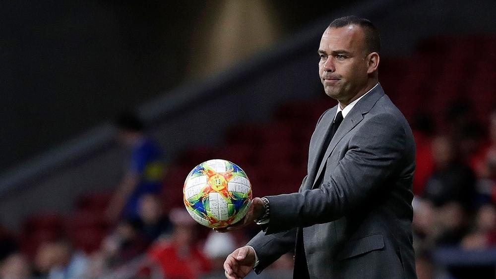 مدرب فنزويلا لا يستبعد استقالته بسبب "التسييس"