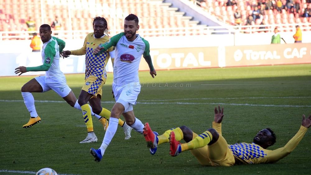 كارتيرون يستبعد ثلاثة لاعبين رجاويين من مباراة الترجي التونسي في السوبر الأفريقي