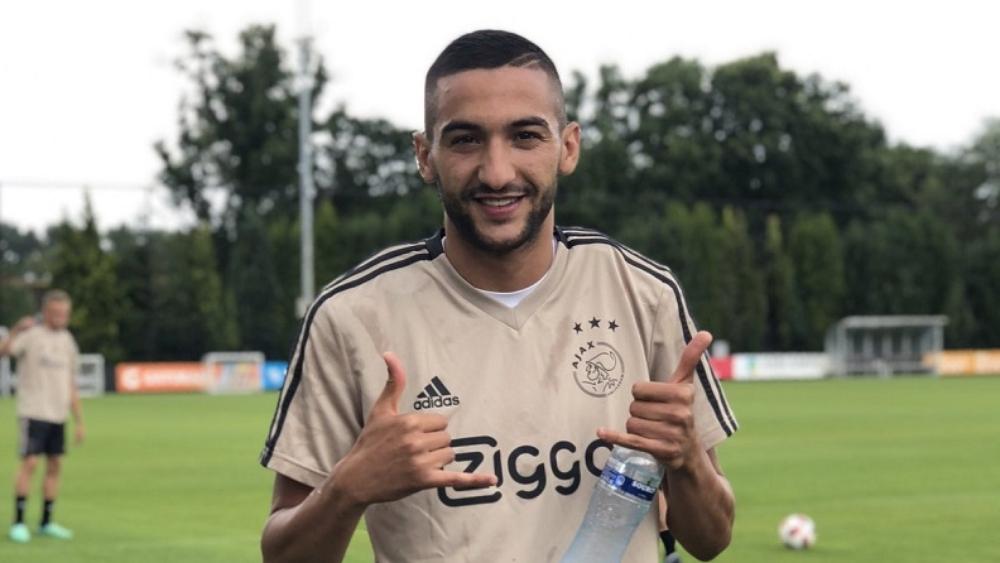 زياش يعود في الوقت المناسب... النجم المغربي تدرب وجاهز لمباراة القمة أمام إيندهوفن