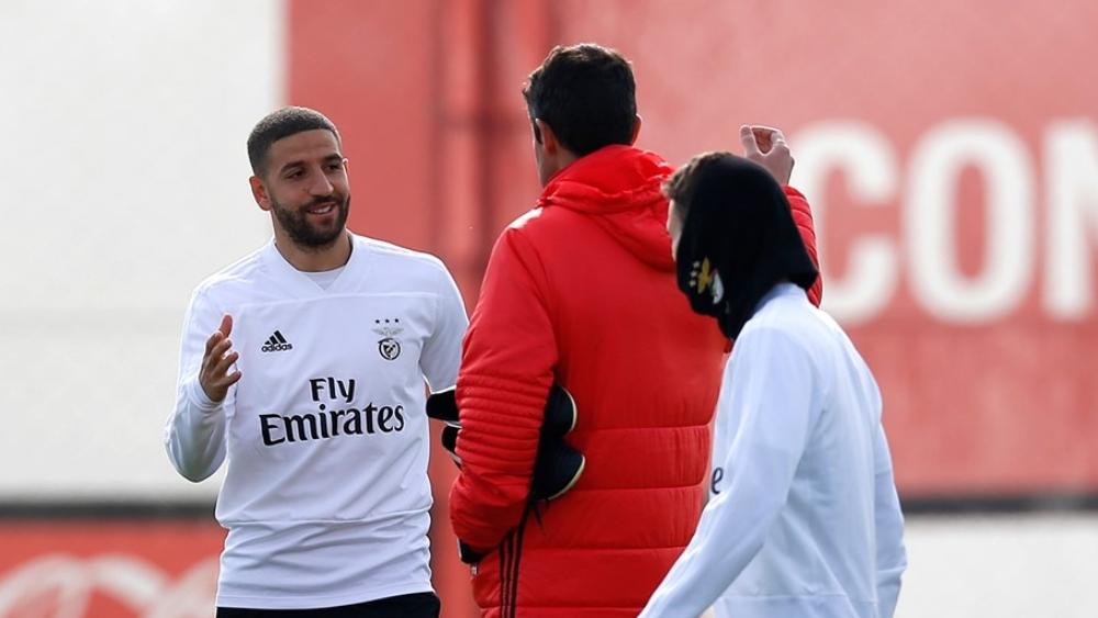 تاعرابت احتياطي مع بنفيكا .. هل يخوض أولى دقائقه الرسمية رفقة فريقه؟