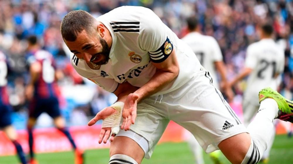 الريال يقلب الطاولة على إيبار، ونحس بنزيمة يحرمه من الهاتريك