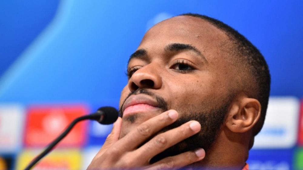 سترلينغ أصبح "ناضجاً" داخل الملعب وخارجه