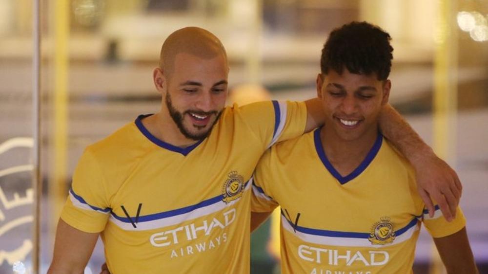 تجدُّد الآلام يُبعد أمرابط عن قمة النصر والاتحاد .. والمغربي خارج حِسابات مدربه فيتوريا