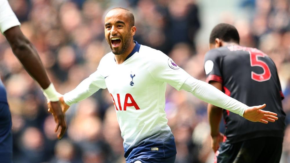 توتنهام يكتسح ضيفه هيديرسفيلد برباعية نظيفة