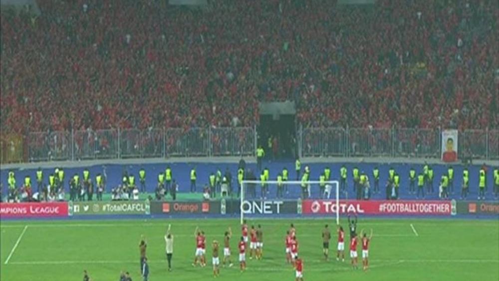 لاعبو الأهلي يعتذرون للجماهير عقب مباراة صن داونز
