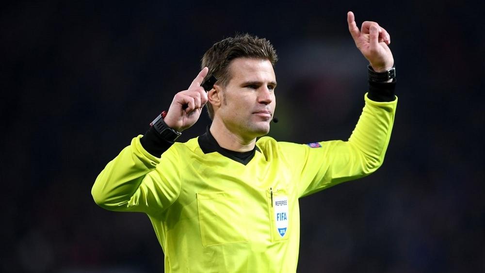 حكم ألماني يقود مواجهة برشلونة - مانشستر يونايتد