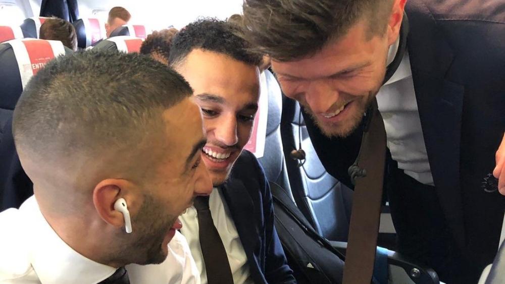 دي يونغ يرافق أياكس إلى تورينو والقائمة تشهد عودة مزراوي