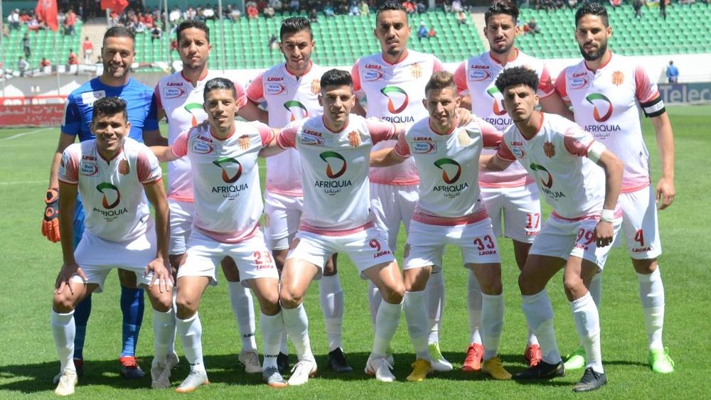 رئيس حسنية أكادير يُغضب لاعبي الفريق.!