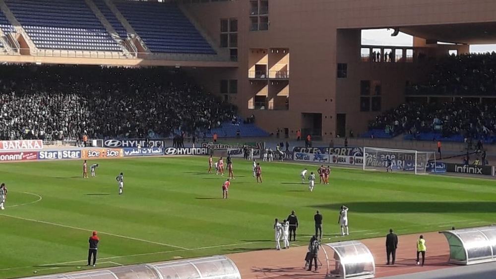 إدارة "صونارجيس" تمنع أنصار الوداد والرجاء من حضور تداريب الفريقين بمراكش‬