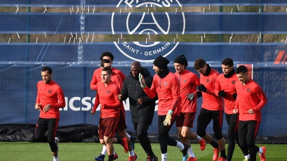 مانشستر يونايتد يقترب من مدافع باريس سان جيرمان