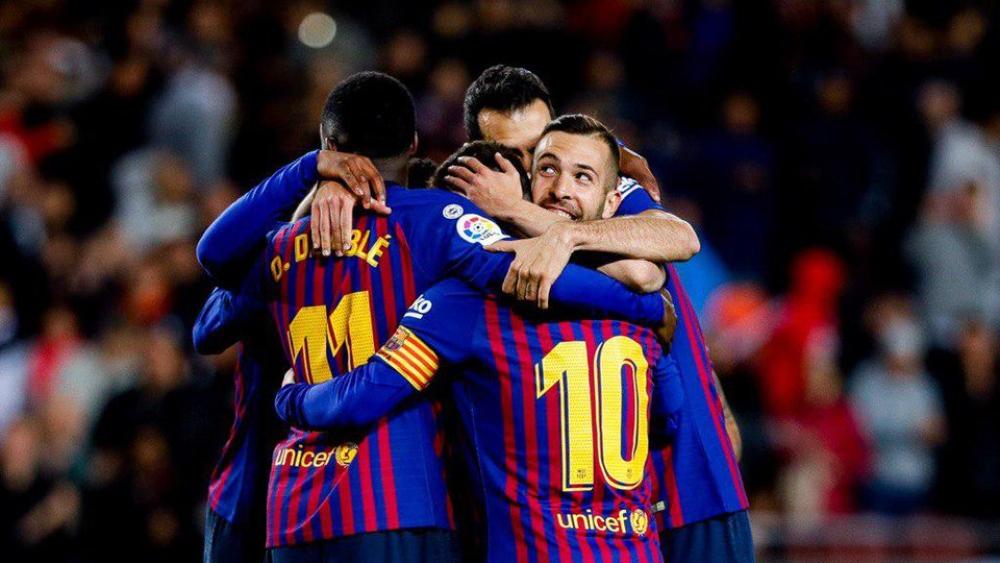 برشلونة للاحتفال باللقب بين جمهوره قبل استضافة ليفربول
