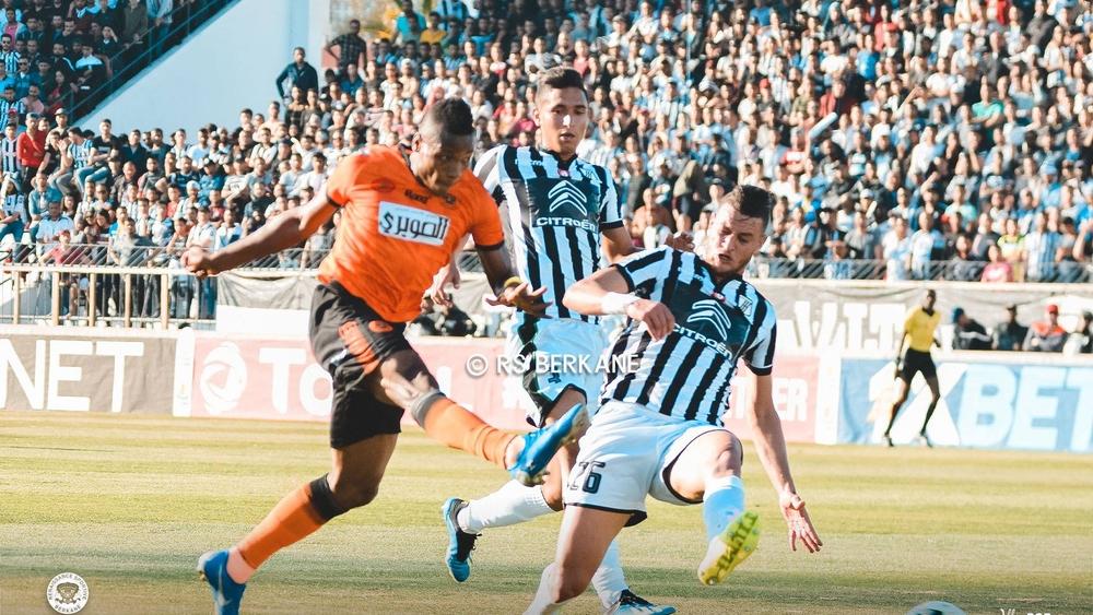 رسميا: الكاف يكشف عن حكم مباراة الإياب بين نهضة بركان و الصفاقسي التونسي