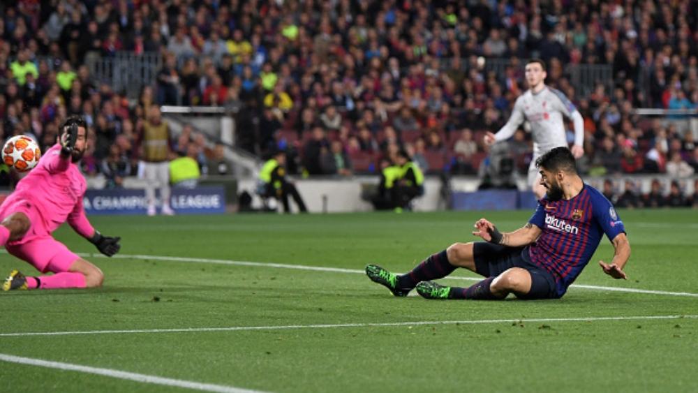 فيرديناند: فان دايك ارتكب جريمة مع لويس سواريز