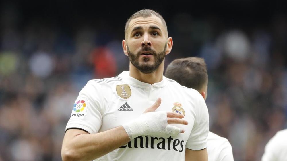 ريال مدريد يستعيد بنزيما في مواجهة سوسييداد