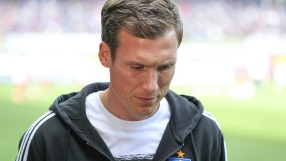 هامبورج يعلن إقالة مدربه بعد إخفاقه في الصعود