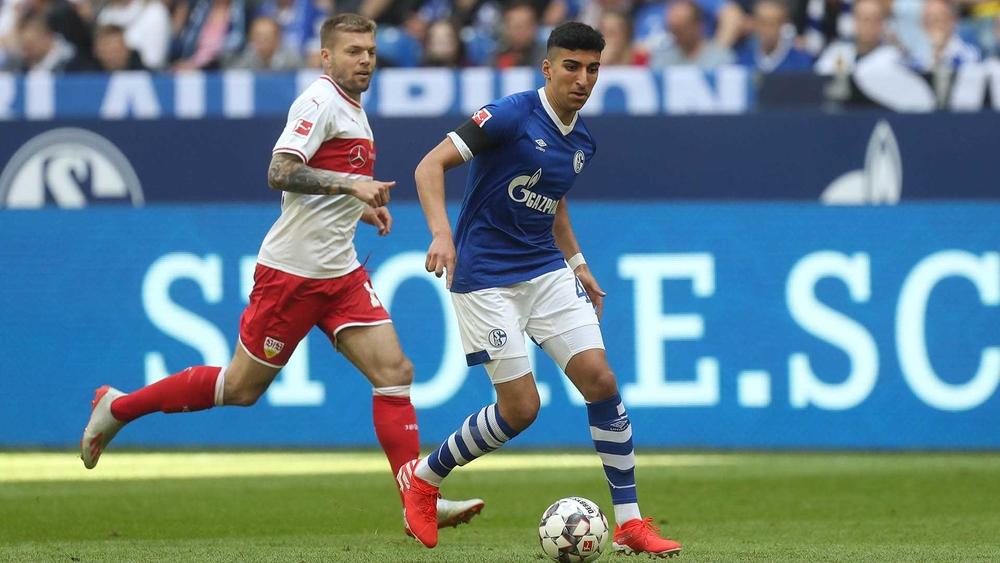 بوجلاب ينهي الموسم أساسيًا مع شالكة خلال التعادل ضد شتوتجارت