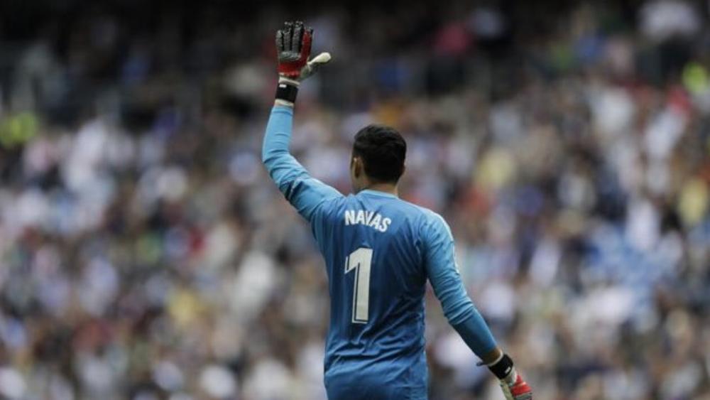 أنصار ريال مدريد يهتفون باسم نافاس لتوديعه