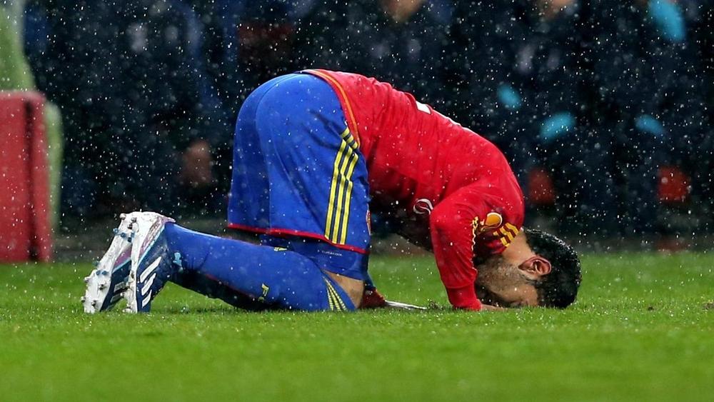 عندما تعرض صلاح للتهديد.. الصوم والجلوس على مقاعد البدلاء أو الإفطار واللعب!