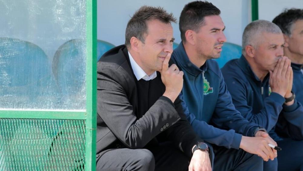 الاجتماع تمَّ .. الجيش الملكي يفسخ عقده مع مدربه كارلوس ألوس