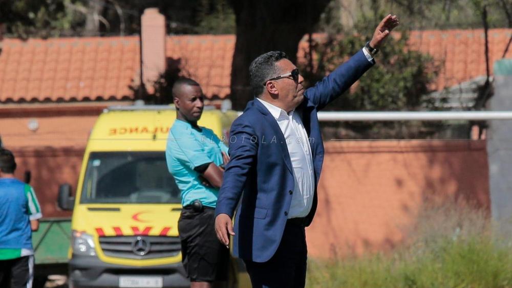 الطاوسي يستدعي 22 لاعبا لمواجهة مولودية وجدة