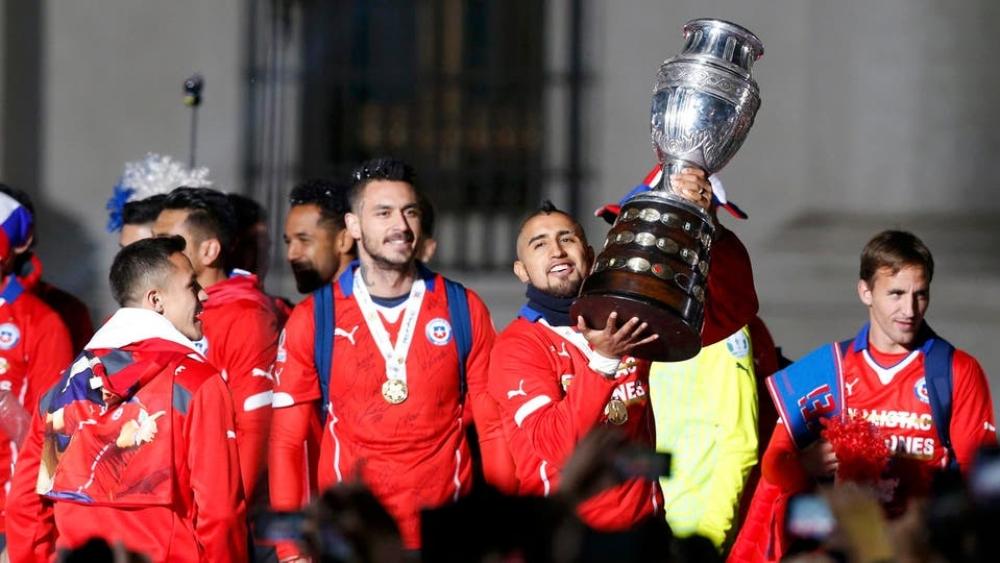 كرة القدم حولت حياة فيدال من "البؤس" إلى النجومية والثراء