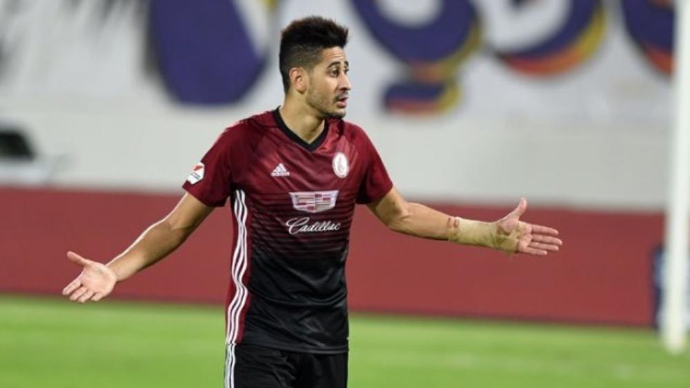 فريق سعودي ينافس 3 أندية إماراتية للتعاقد مع مراد باتنا