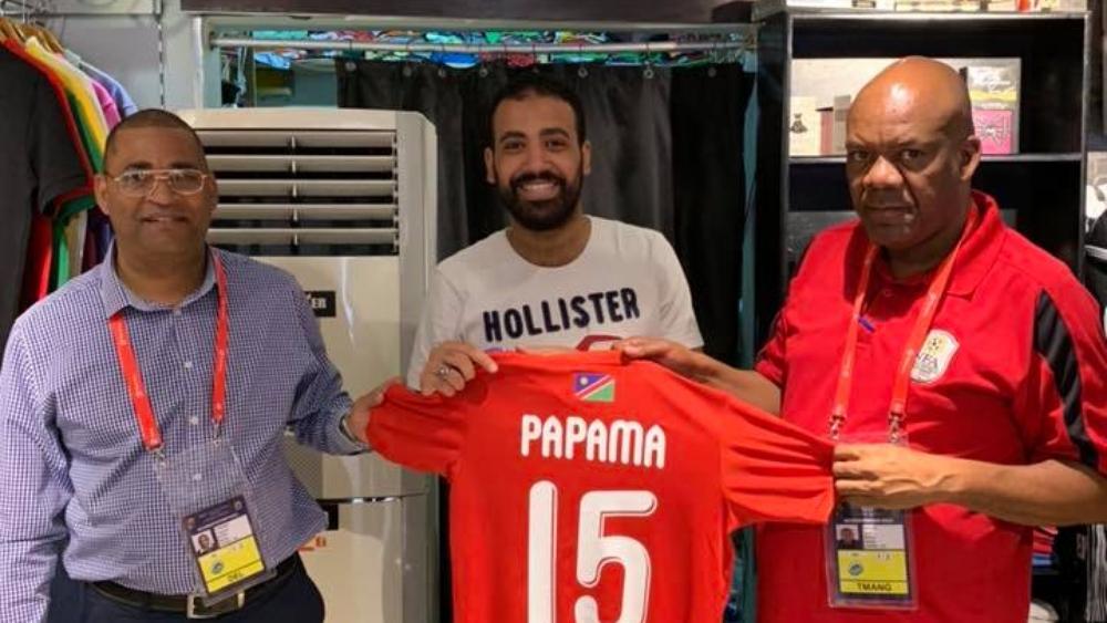 خاص لـ“البطولة” | منافس المغرب .. ناميبيا صممت قميص أمم أفريقيا داخل محل رياضي مصري