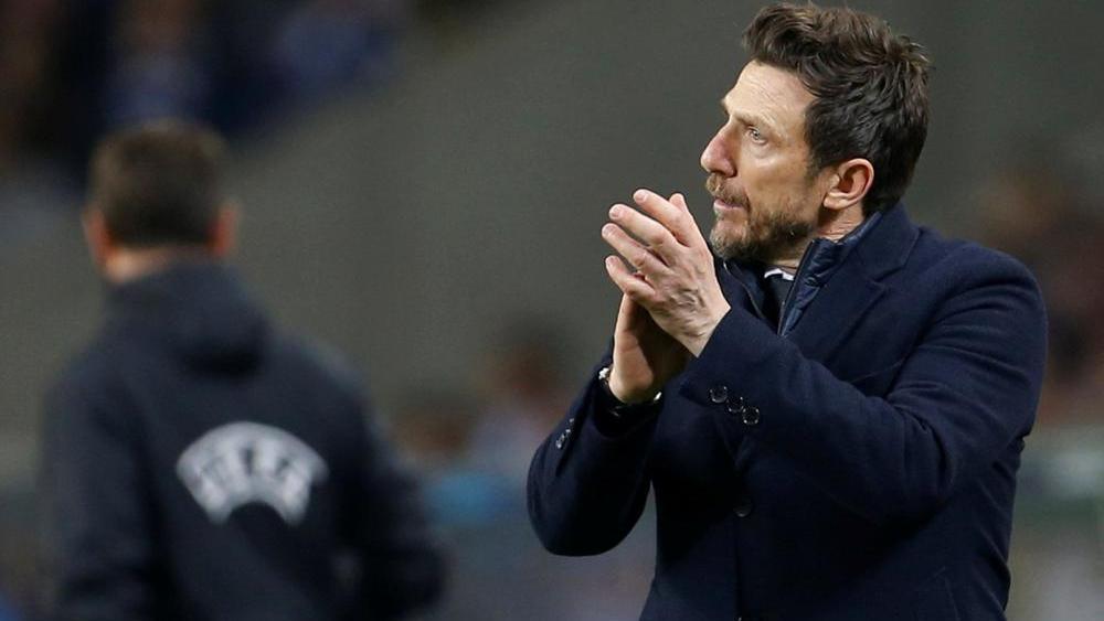 دي فرانشيسكو يتولى تدريب ناديه الجديد في الدوري الإيطالي