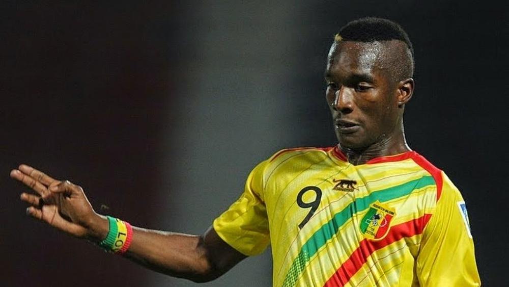 لماذا تم "طرد" لاعب منتخب مالي؟ كل شيء بدأ بسبب "حلاق"!