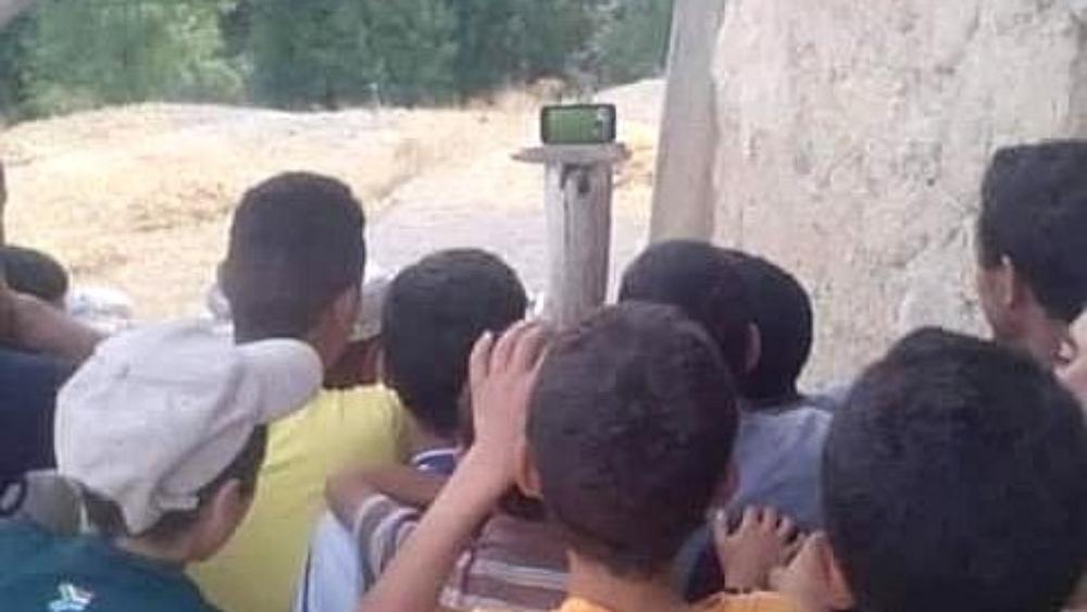 حملة للبحث عن مكان الأطفال الذين شاهدوا "الأسود" على هاتف ذكي ونجم المنتخب المغربي يدخل على الخط