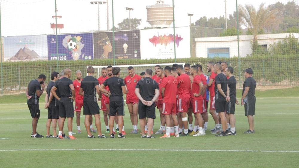 رونار "يكافئ" لاعبي المنتخب بعد الفوز على جنوب أفريقيا